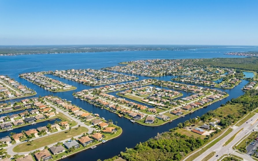 Local pool service team in Port Charlotte